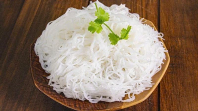 Góc khuất phía sau sợi bún, miến