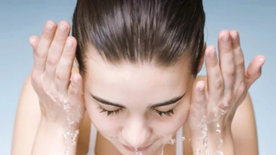 Rửa mặt đúng cách giúp da khỏe đẹp