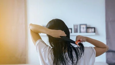 Ngủ khi tóc ướt, bạn đang tự hại mình mà không biết