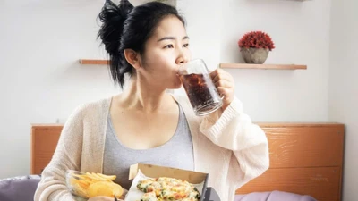Giải mã nỗi lo tăng cân vì ăn sau 8 giờ tối