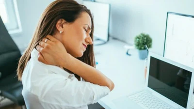 Ngồi lâu, ít vận động, hiểm họa sức khỏe thời hiện đại
