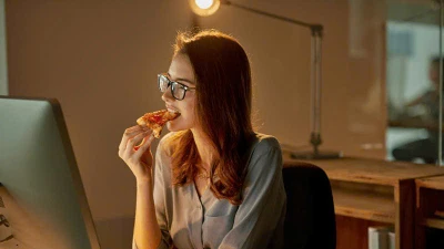Ăn đêm thường xuyên, nhiều hệ lụy sức khỏe
