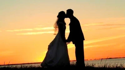 Kết hôn với người hiểu mình, không phải chỉ yêu mình