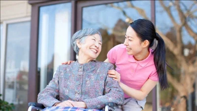 Có nên để cha mẹ sống tuổi già trong viện dưỡng lão?