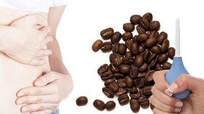 Rước họa vì lạm dụng detox ruột bằng cà phê