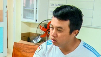 Bắt kẻ chuyên trộm tài sản của người đi tắm biển Nha Trang