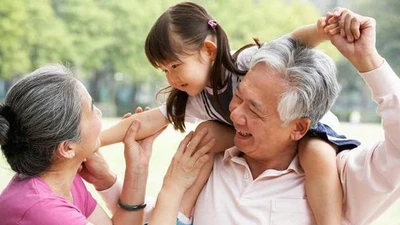 Vượt qua khoảng cách thế hệ trong gia đình thế nào?