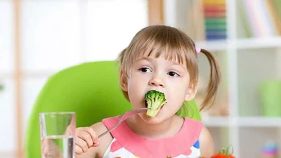 Làm sao khi trẻ không chịu ăn rau?