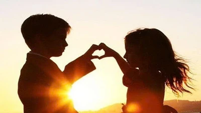 Con có người yêu sớm, cha mẹ hành xử thế nào?