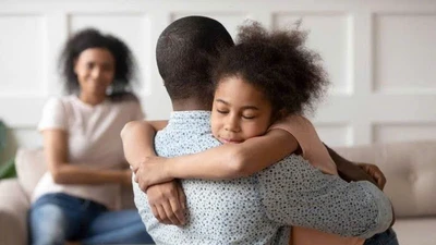 Cha mẹ bị trầm cảm, con chịu hệ lụy gì?