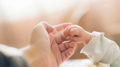 Lý do người trẻ trì hoãn sinh con