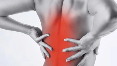 Vì sao không nên tự chữa đau lưng mãn tính?