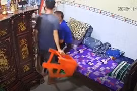 Thanh niên bạo hành cậu ruột bị tai biến gây phẫn nộ dư luận