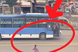 Đón trả khách sai quy định, tài xế xe khách không ngờ bị CSGT triệu tập