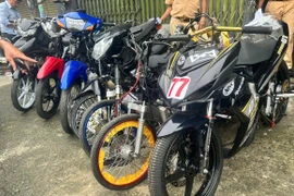 Cảnh sát đột kích 'lò độ', hàng chục môtô 'lạ' bị tạm giữ