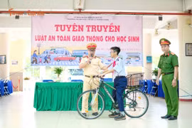 Gần 1,4 nghìn học sinh được CSGT "chỉ cách" tránh TNGT