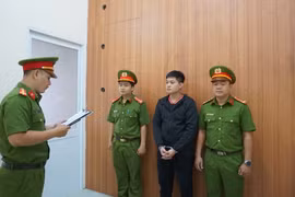 Bắt đối tượng cho vay lãi suất “cắt cổ” ở TP HCM