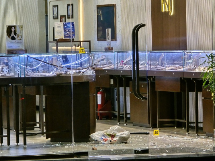 Hiện trường vụ cướp. 6666.jpg