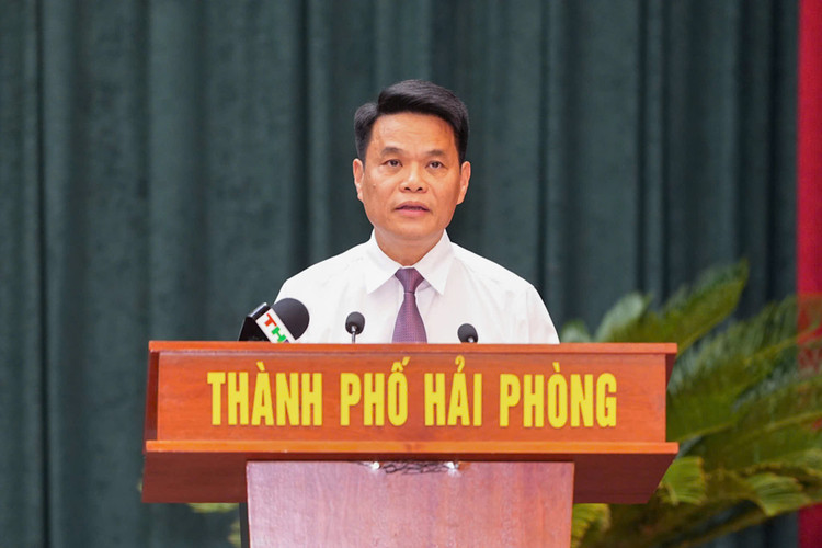 Chủ tịch UBND thành phố Hải Phòng Lê Ngọc Châu báo cáo kế hoạch phát triển kinh tế - xã hội năm 2025 và nhiệm vụ, giải pháp 6 tháng cuối năm 2025 của TP Hải Phòng sau sắp xếp 8888888.jpg
