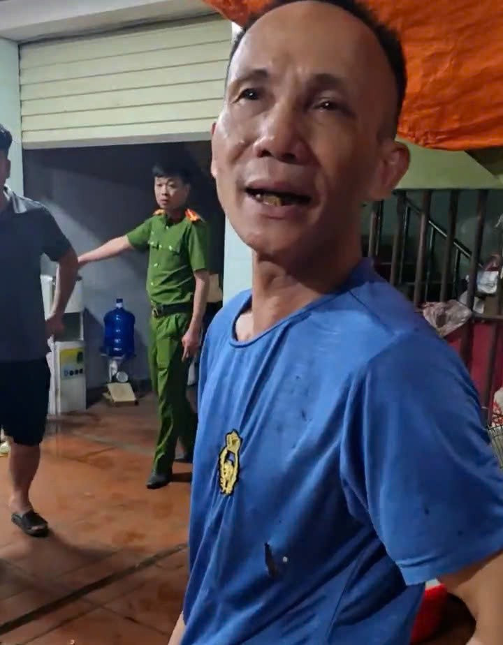 Ông Đặng Phạm Ký - Chủ cơ sở giết mổ tại thời điểm Tổ công tác tiến hành kiểm tra 654.jpg