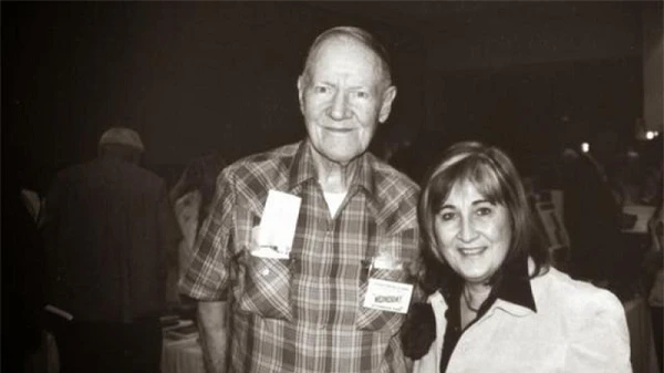 Tuyên bố du hành đến tương lai, người đàn ông cảnh báo "sốc"