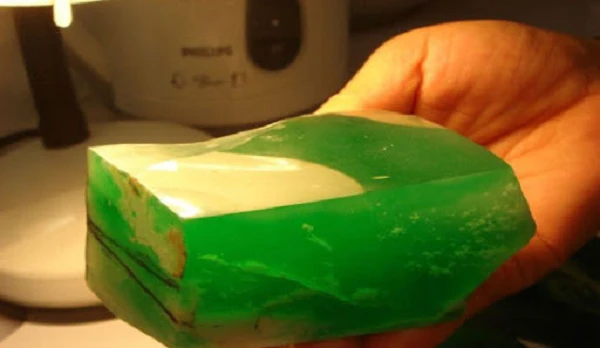 Để quên hòn đá 350 tỷ dưới gầm giường 20 năm không hay biết