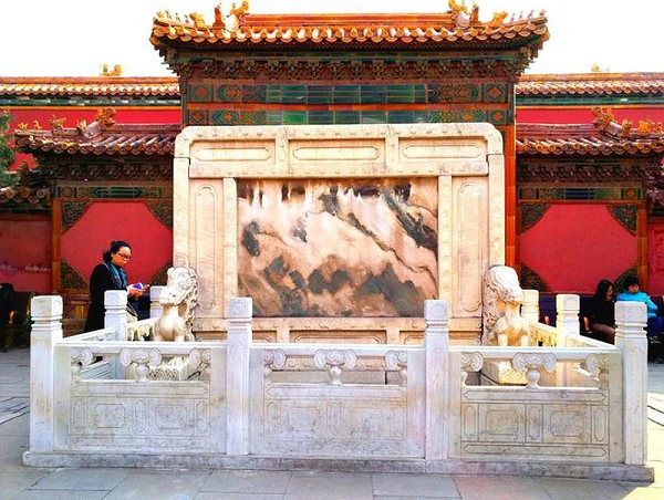 Khối đá thiêng trong Tử Cấm Thành: Có “hồn”, phát âm thanh kỳ bí! 