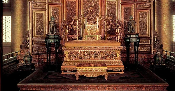 Bí ẩn lời nguyền khiến ngai vàng trong Tử Cấm Thành "bất khả xâm phạm"