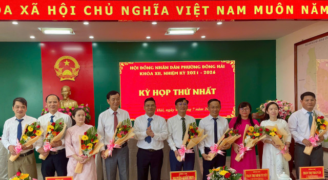 Kỳ họp thứ nhất HĐND phường Đông Hải, khóa XII, nhiệm kỳ 2021-2025, tỉnh Khánh Hòa. Ảnh: Lê Hoàn. z6760613337273-e4d2a1a3294afa71f46914e9e05935ca.jpg