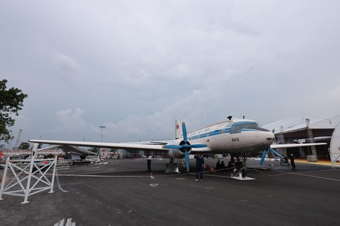 Máy bay IL-14 từng chở Bác Hồ được trưng bày tại phân khu "Khát vọng bầu trời" 14a-5837.jpg