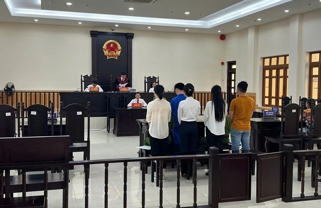 Quang cảnh phiên tòa. Ảnh: Đ.P giay-to-gia-1755078083258137495785.jpg