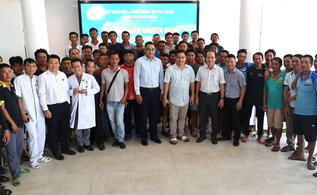 Hơn 80 học viên tham gia đợt tập huấn bơi, lặn và cứu hộ tại Vĩnh Hy. z6897812993579-29e8ace74fa0d27d172e6bea61fe73fe.jpg