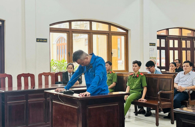Bị cáo Bùi Vĩnh Tuấn tại phiên tòa xét xử. Ảnh: Tố Tâm. bi-cao-bui-vinh-tuan-tai-phien-toa-xet-xu-anh-to-tam.jpg