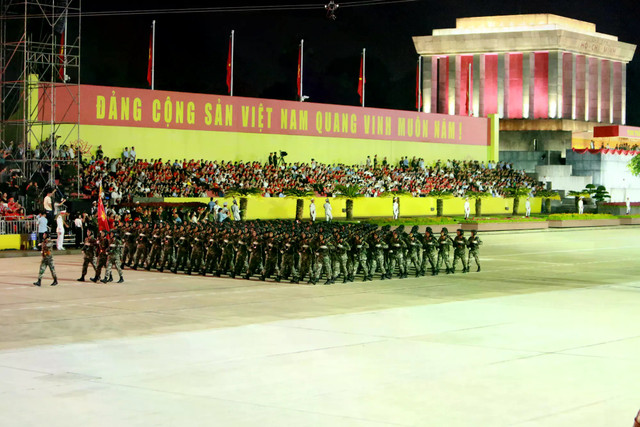 cac-khoi-quan-doi-dieu-binh-dieu-hanh-qua-quang-truong-ba-dinh2.jpg