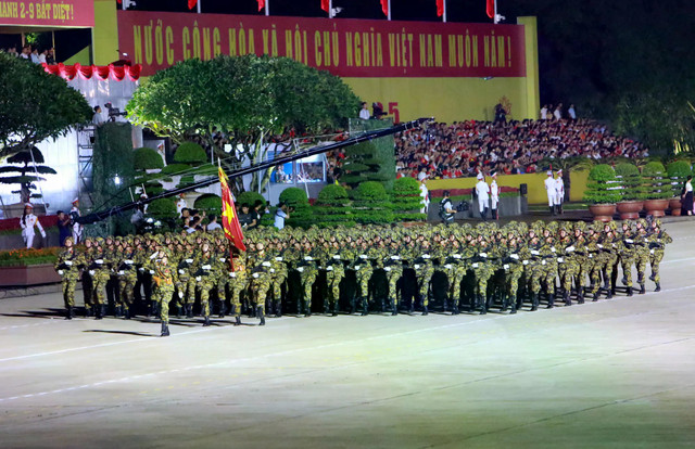 cac-khoi-quan-doi-dieu-binh-dieu-hanh-qua-quang-truong-ba-dinh1.jpg