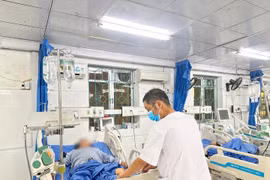 Cấp cứu bệnh nhân thận ứ mủ, sốc nhiễm khuẩn trên nền suy thận