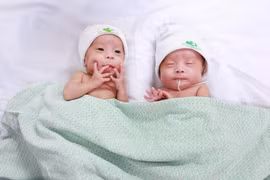Sinh đôi ở tuần thai 28, hành trình 80 ngày hai bé cùng vượt cửa ải sinh non