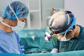 Người bệnh nguy kịch vì viêm cân mạc hoại tử, sốc nhiễm trùng từ vùng dẫn lưu