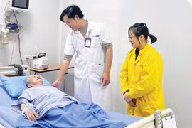 Ăn thịt, thiếu rau cụ ông 85 tuổi táo bón tắc ruột nguy kịch