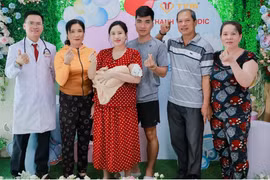 Cứu sống hai mẹ con sản phụ nhau bong non bám thấp