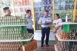 Yến chưng giả của Tuấn Dương & TKT nguy hại ra sao?