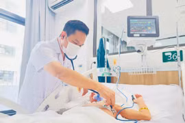 31 ngày giành lại sự sống cho bé trai 11 tuổi đa chấn thương