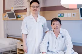 Khó thở, mệt mỏi, người đàn ông ngừng tim ngay tại phòng khám