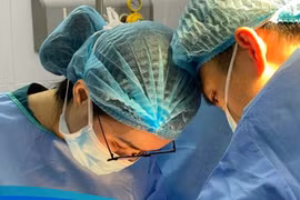 Đau bụng ngày thứ 2, thai phụ nguy kịch vì u buồng trứng xoắn trên thai