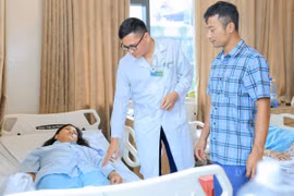 Cảm giác nghẹn cổ, người phụ nữ 36 tuổi được chẩn đoán ung thư tuyến giáp 