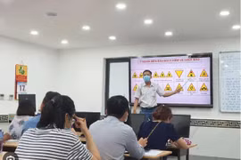 Cách để giấy phép lái xe hạng B số tự động chuyển sang số sàn
