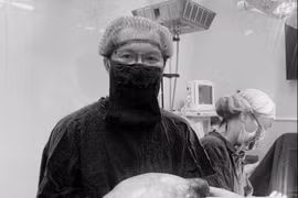 Tưởng béo, bụng to cô gái 35 tuổi không ngờ mang u buồng trứng 4,5 kg