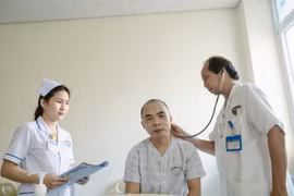 Phẫu thuật thành công dị dạng động tĩnh mạch vùng đầu cho người bệnh 36 tuổi