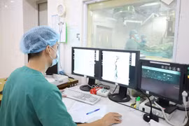 Đau chân và ngực, cụ ông 84 tuổi cùng lúc mắc 3 bệnh mạch máu nguy hiểm