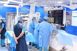 Đau và nóng đỏ ngón chân, cụ bà 93 tuổi nguy kịch vì hẹp tắc nhiều mạch máu, 